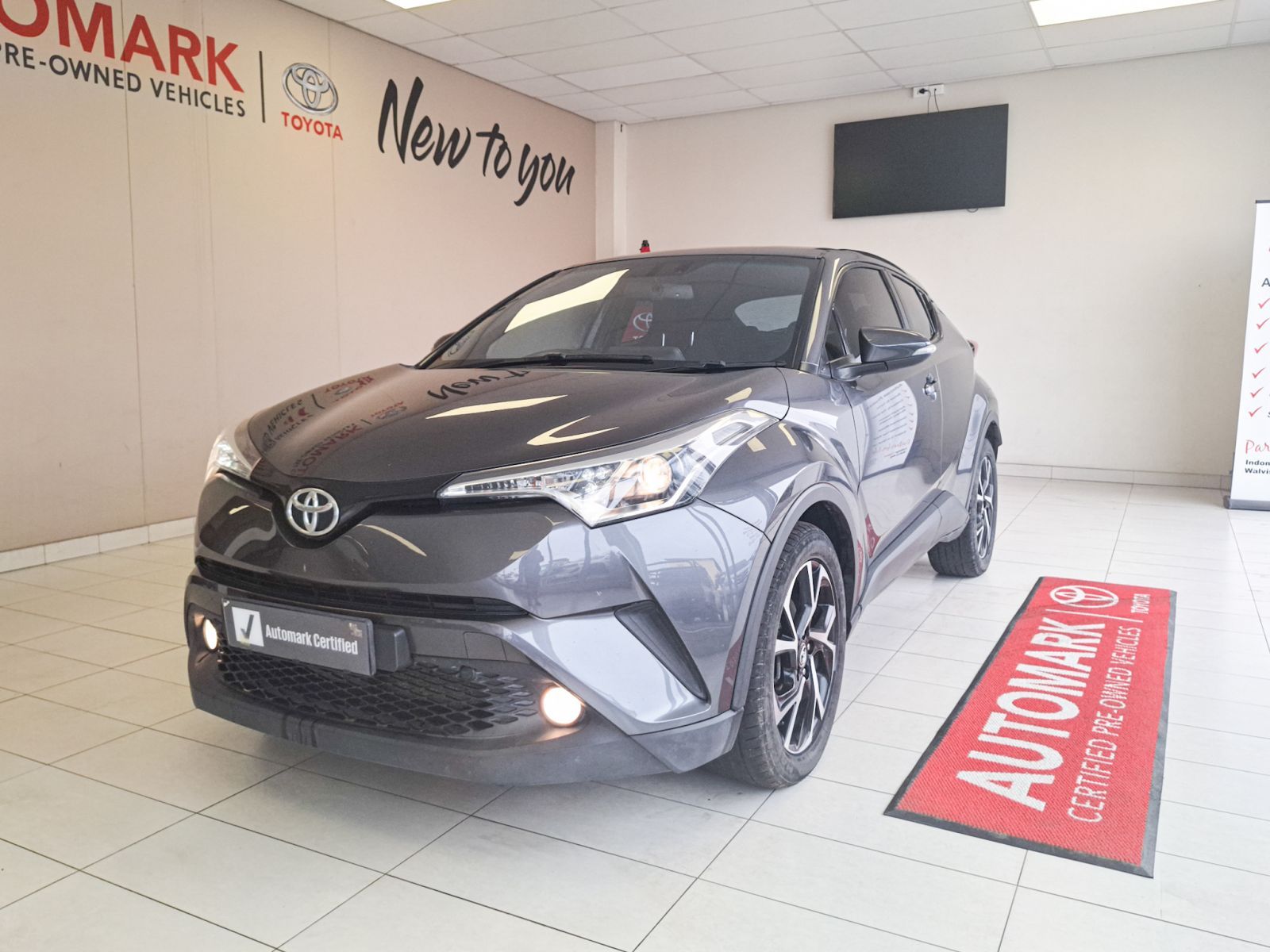 2019 Toyota C-HR photo 1