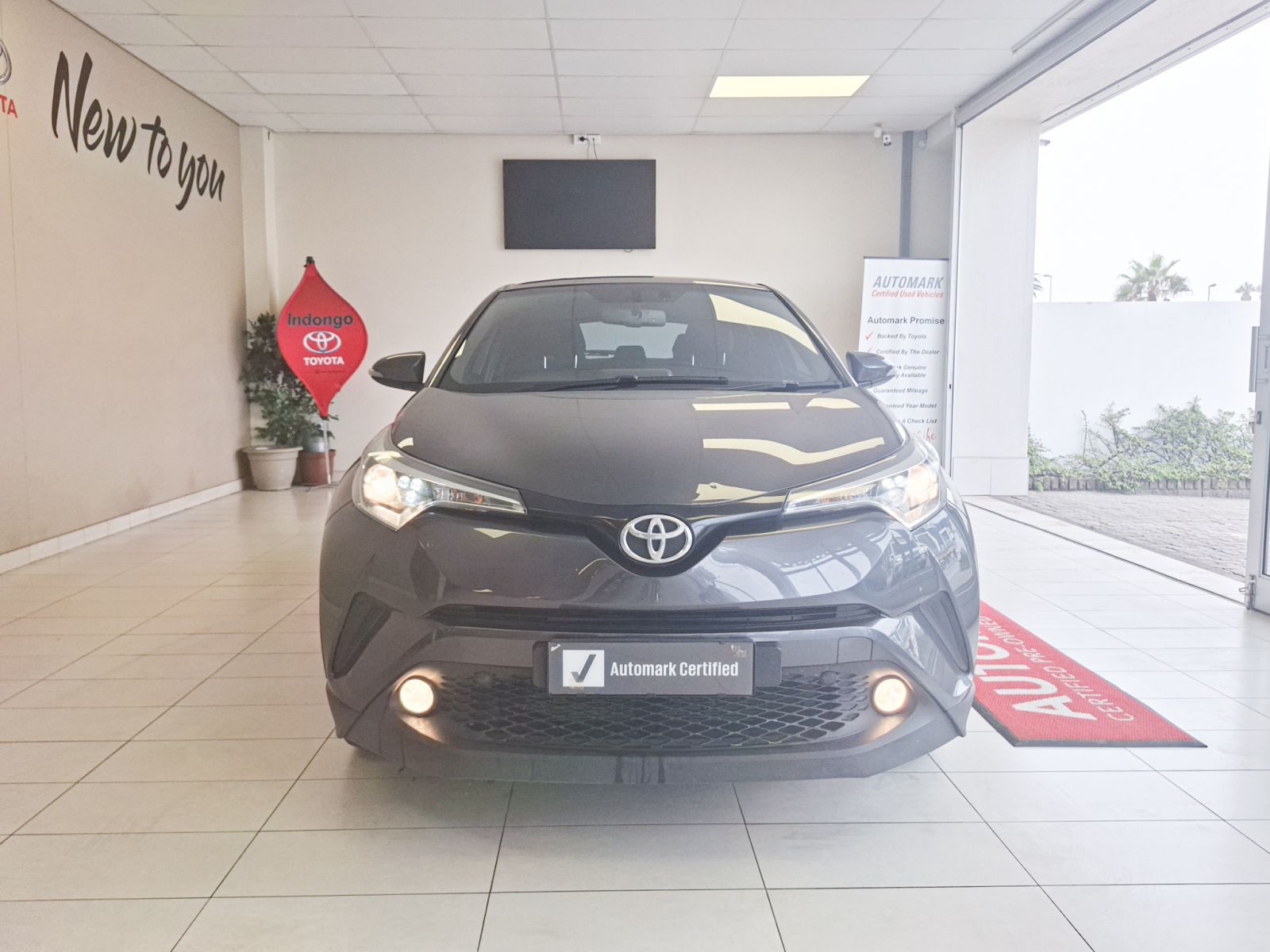 2019 Toyota C-HR photo 2