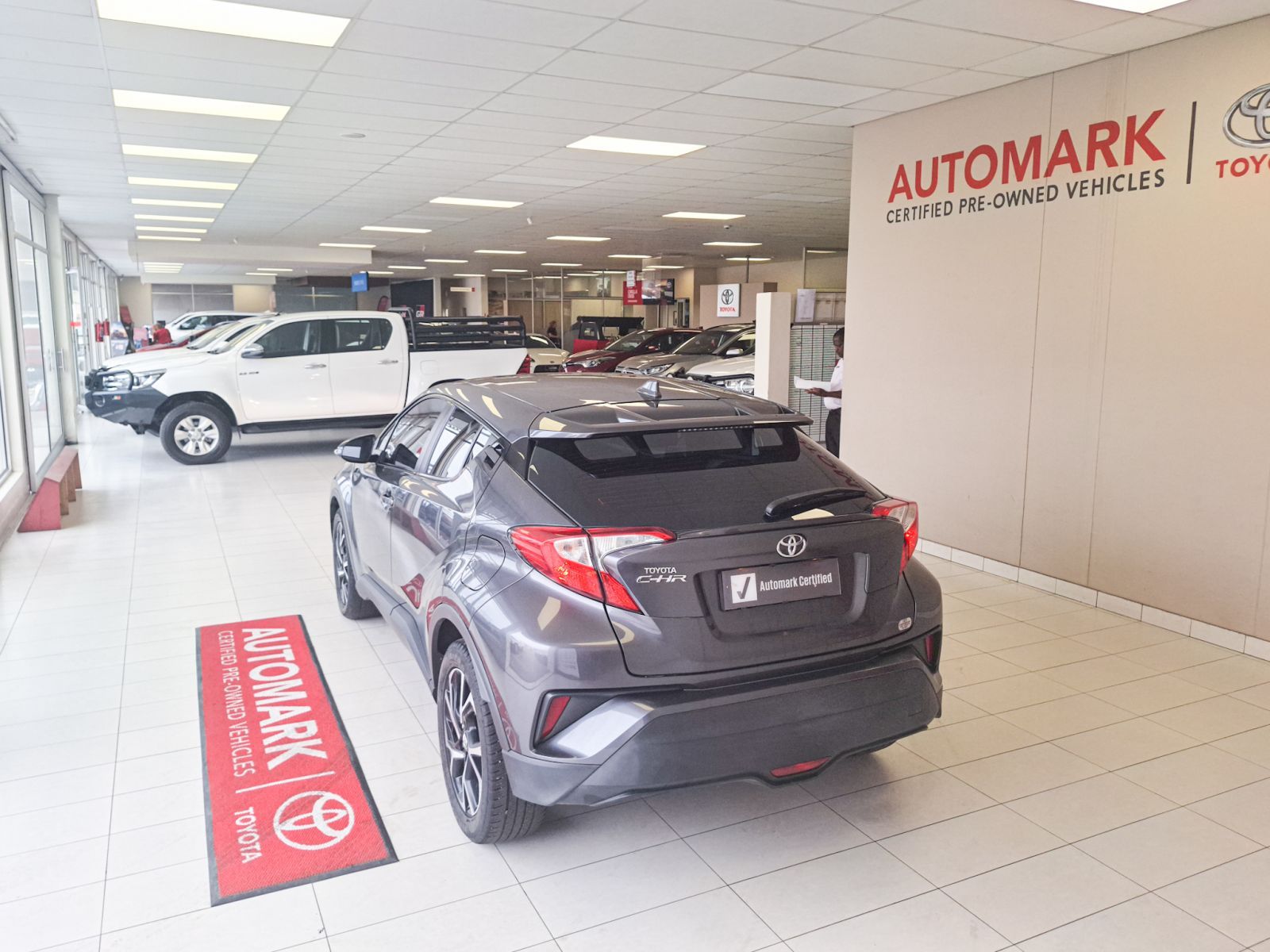 2019 Toyota C-HR photo 4