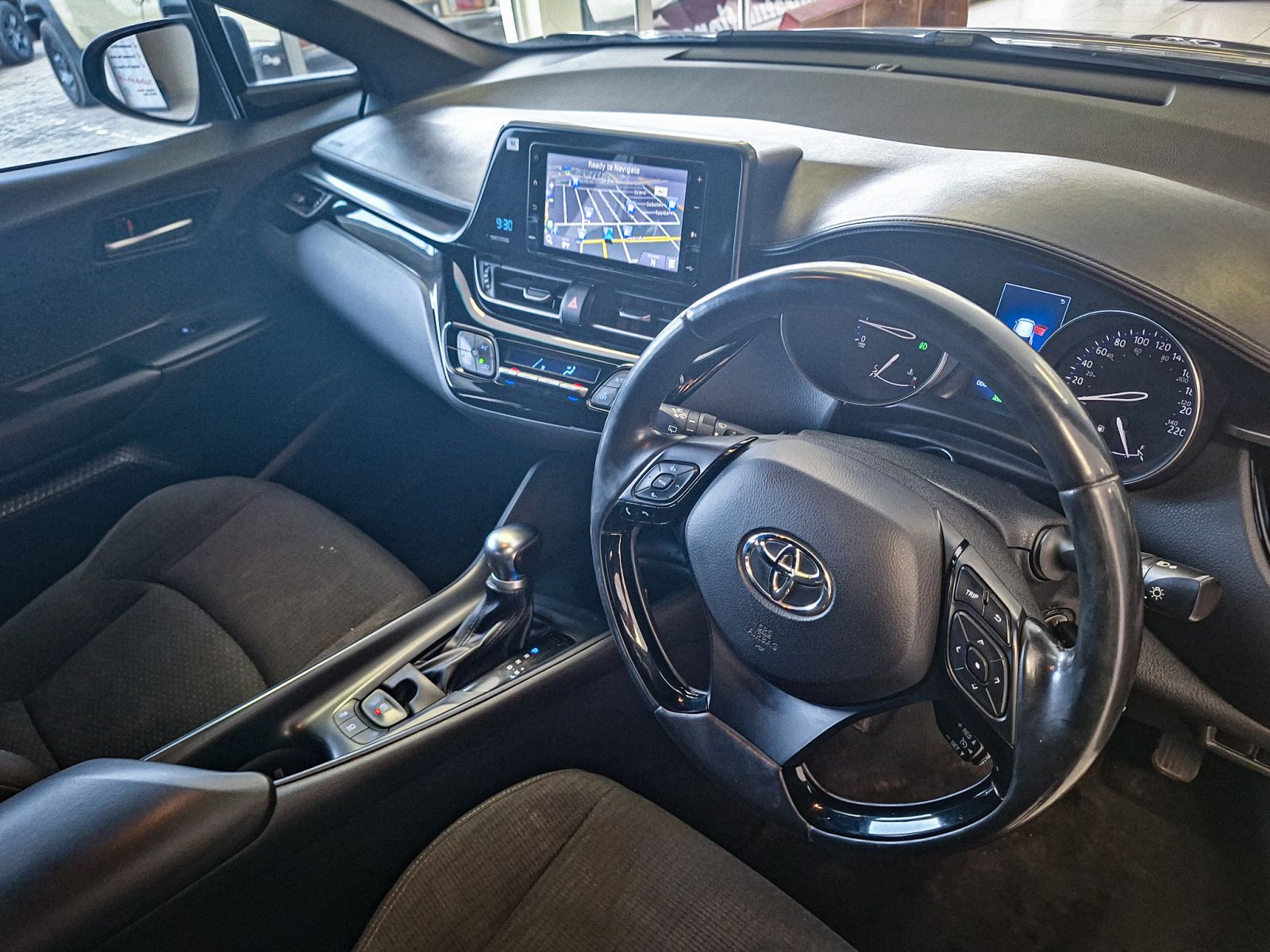 2019 Toyota C-HR photo 5