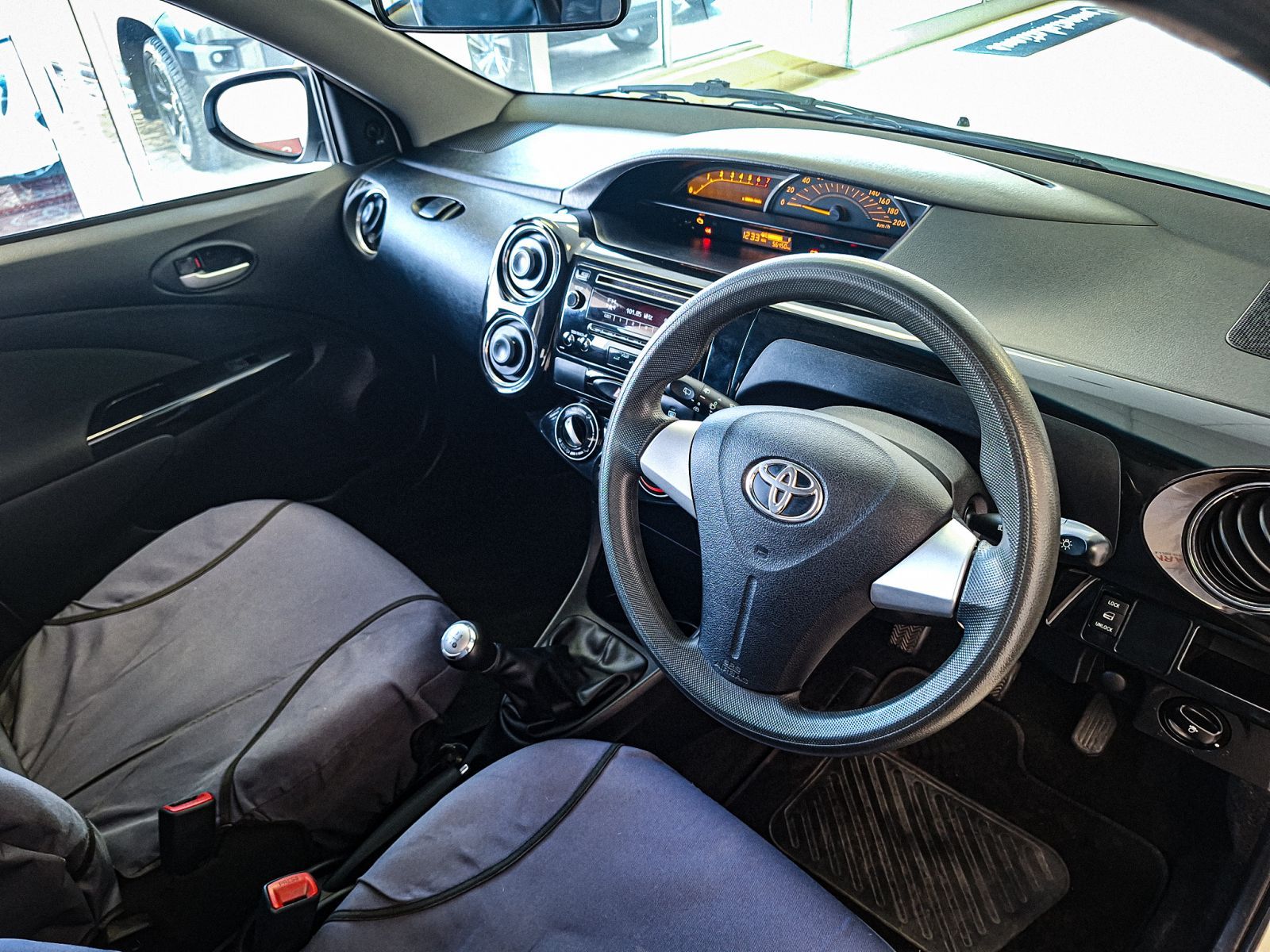 2019 Toyota Etios photo 6