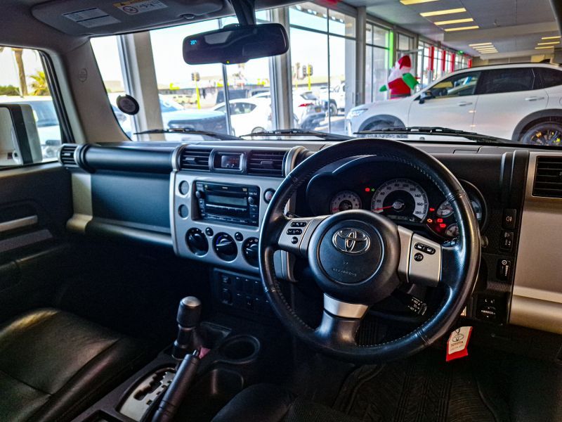 2017 Toyota FJ Cruiser photo 6