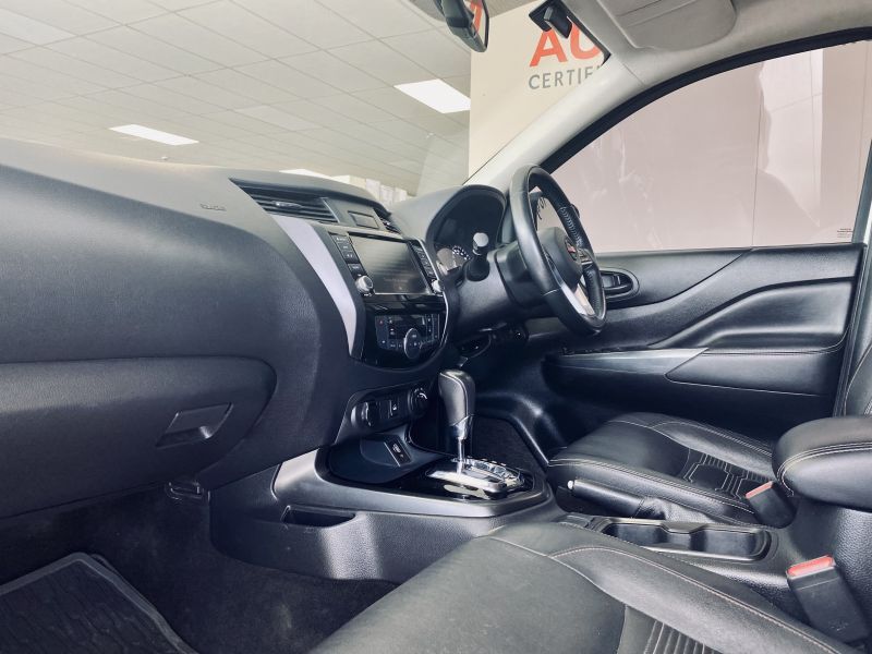 2022 Nissan Navara photo 6
