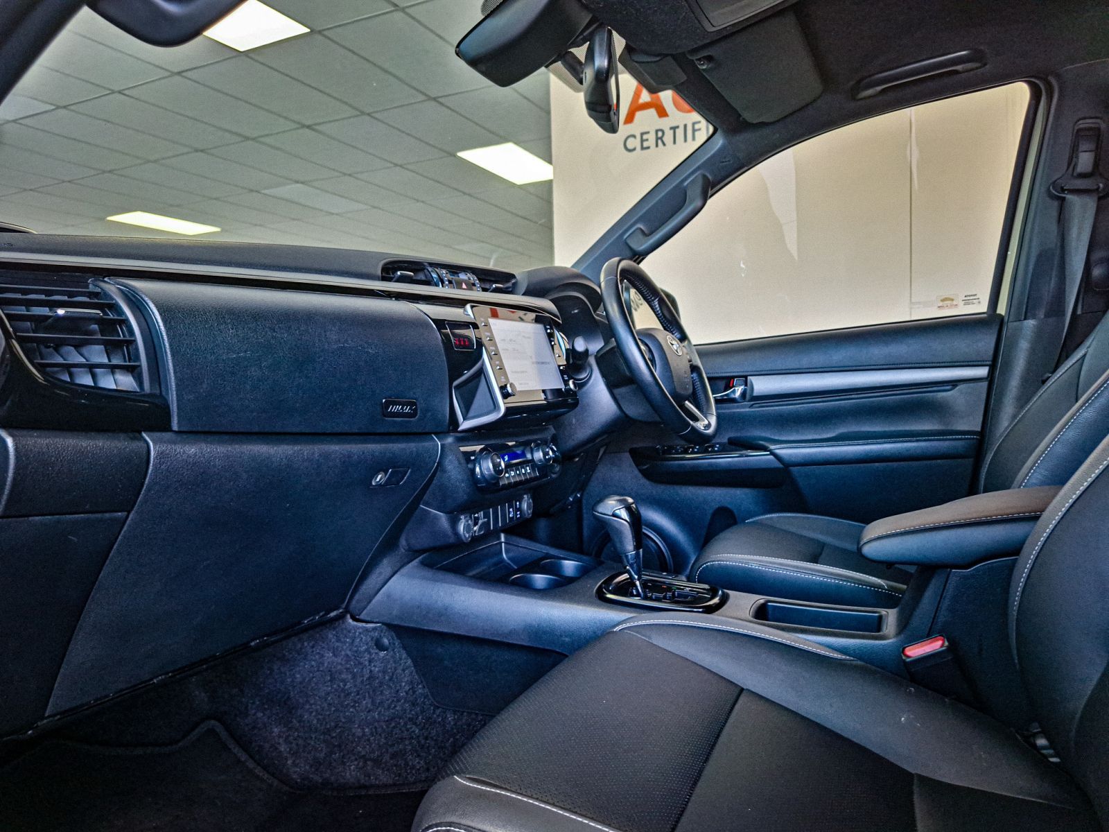 2022 Toyota Hilux photo 6