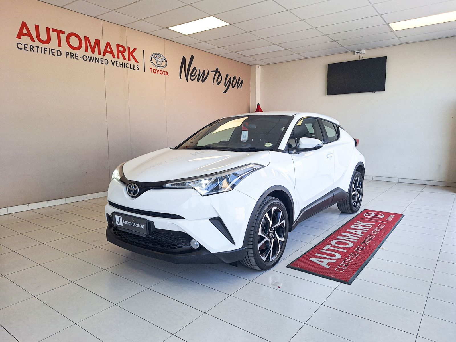 2019 Toyota C-HR photo 1