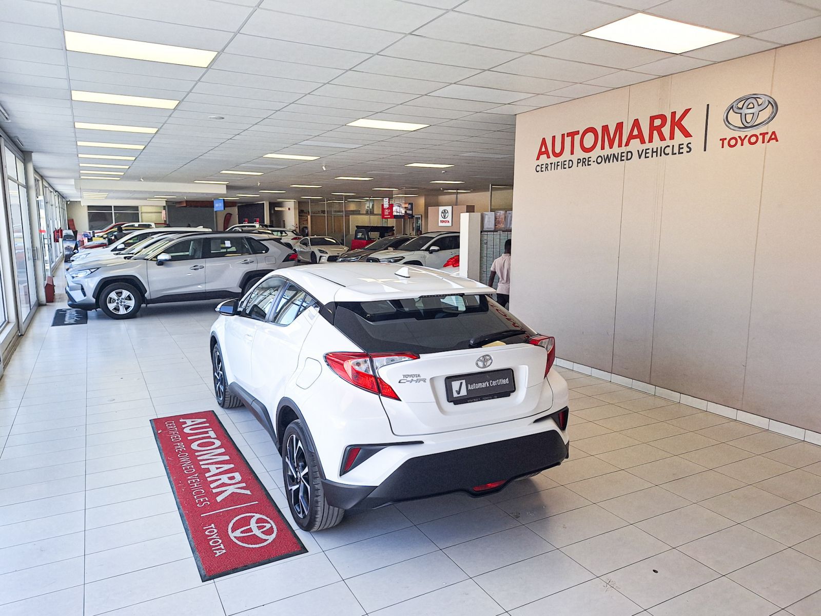 2019 Toyota C-HR photo 3