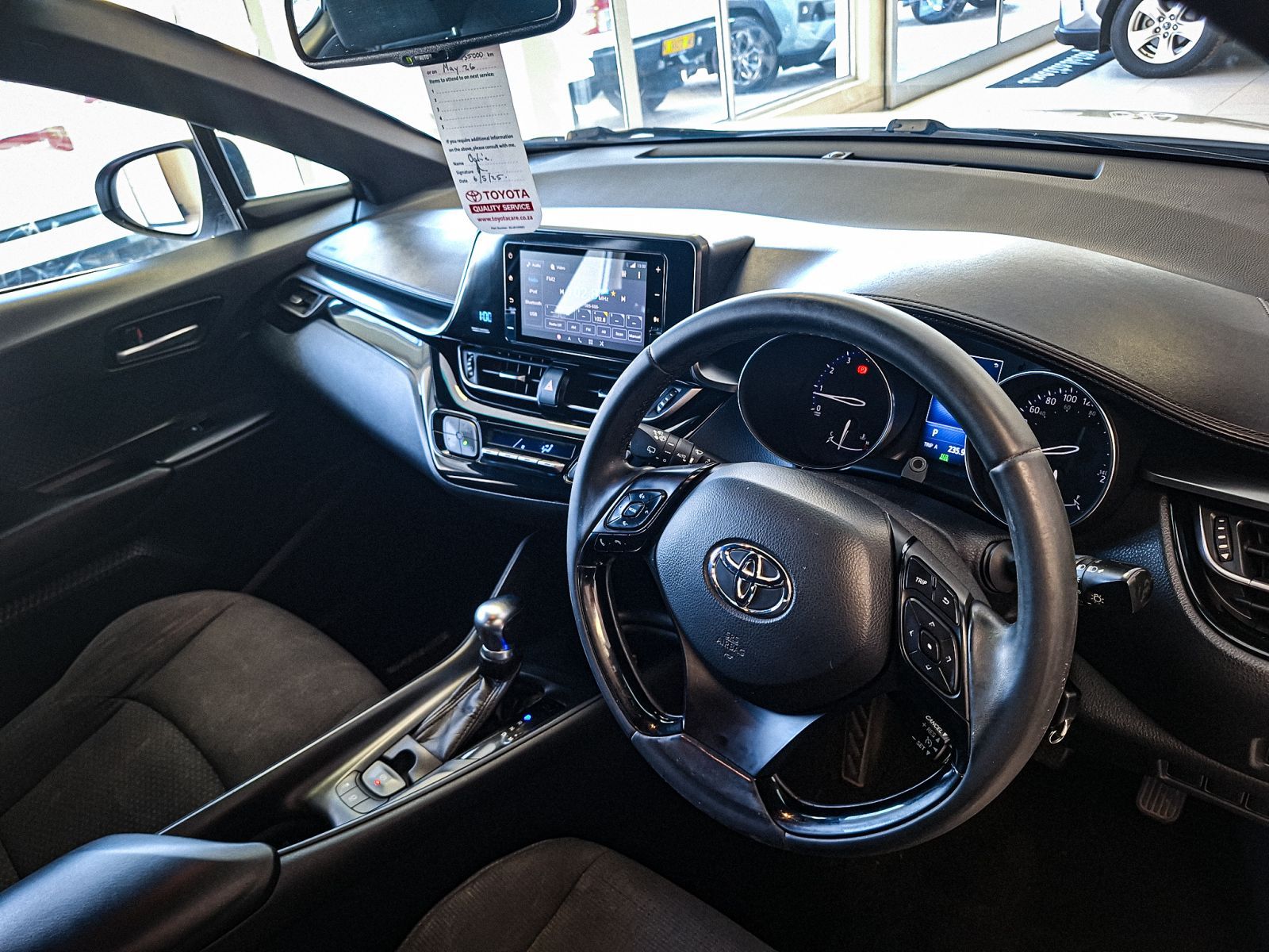 2019 Toyota C-HR photo 4