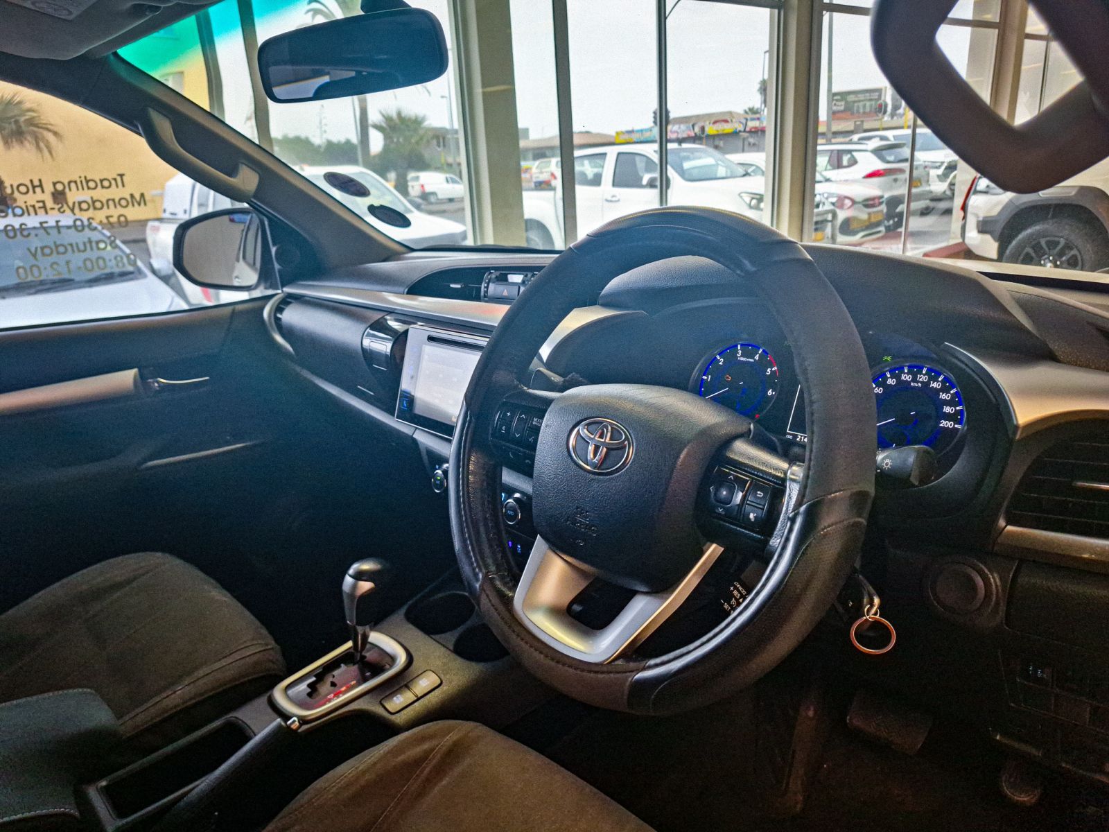 2017 Toyota Hilux photo 6