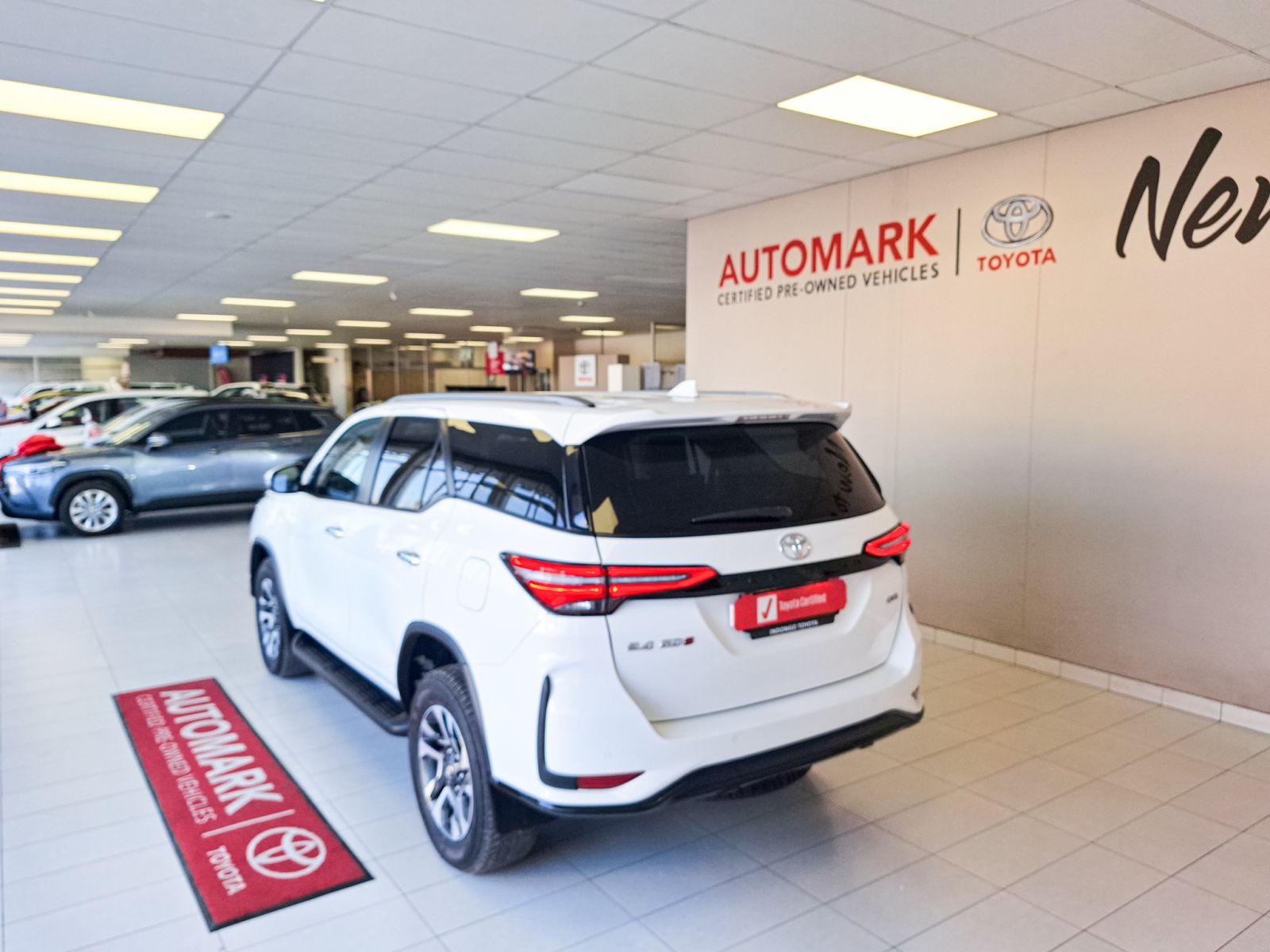 2025 Toyota Fortuner photo 4