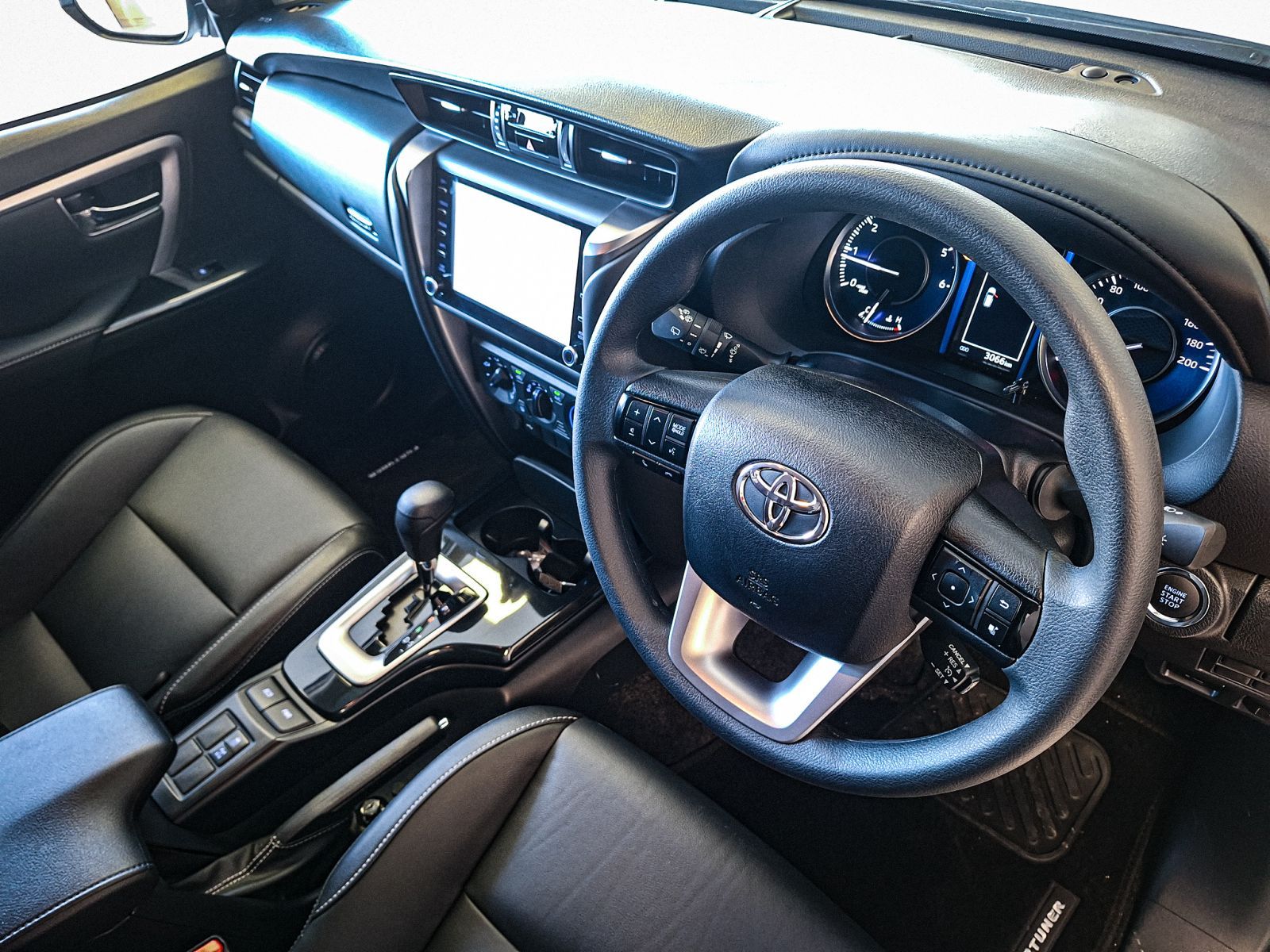 2025 Toyota Fortuner photo 6