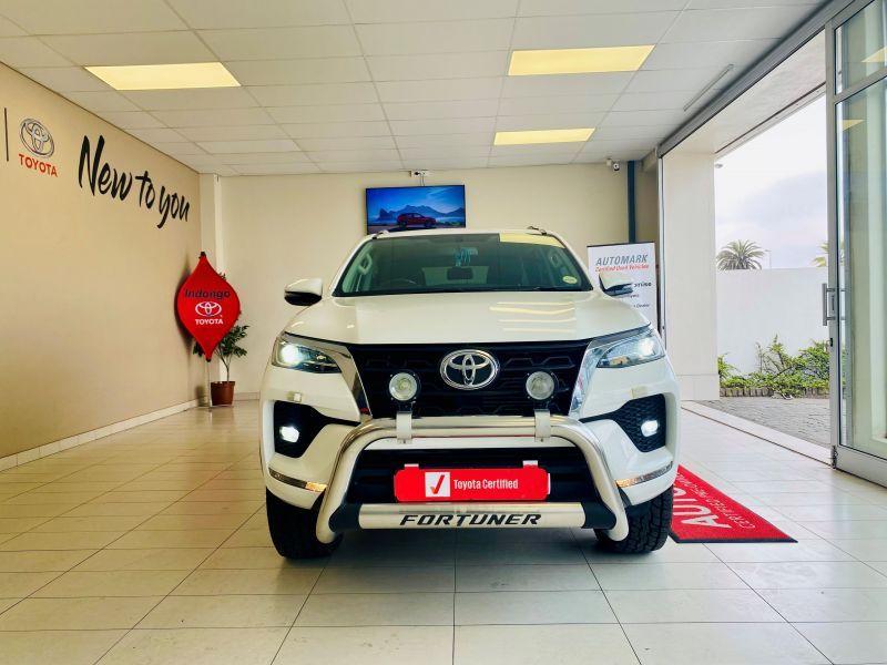 2021 Toyota Fortuner photo 2