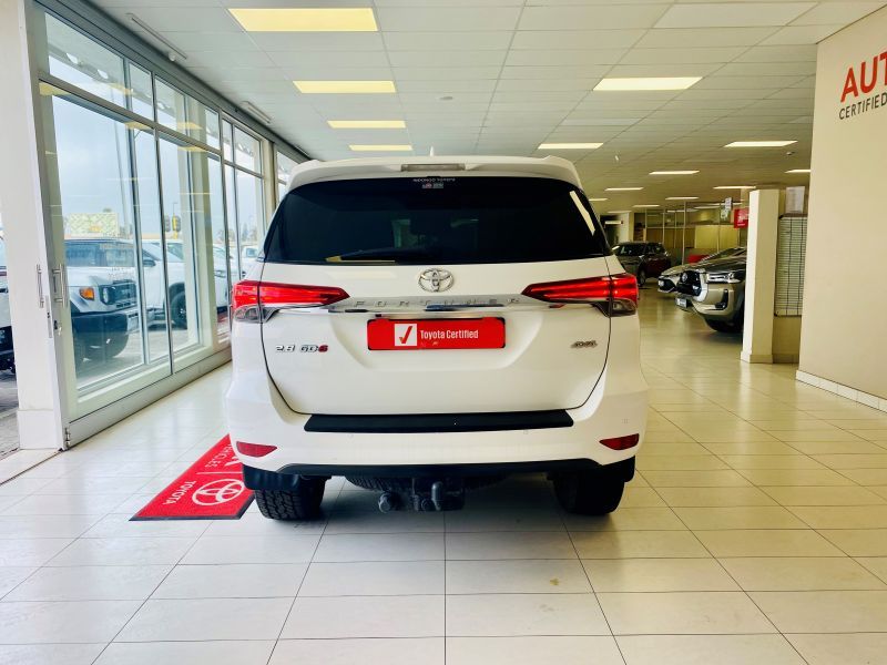 2021 Toyota Fortuner photo 3