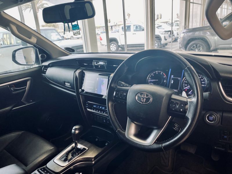 2021 Toyota Fortuner photo 4