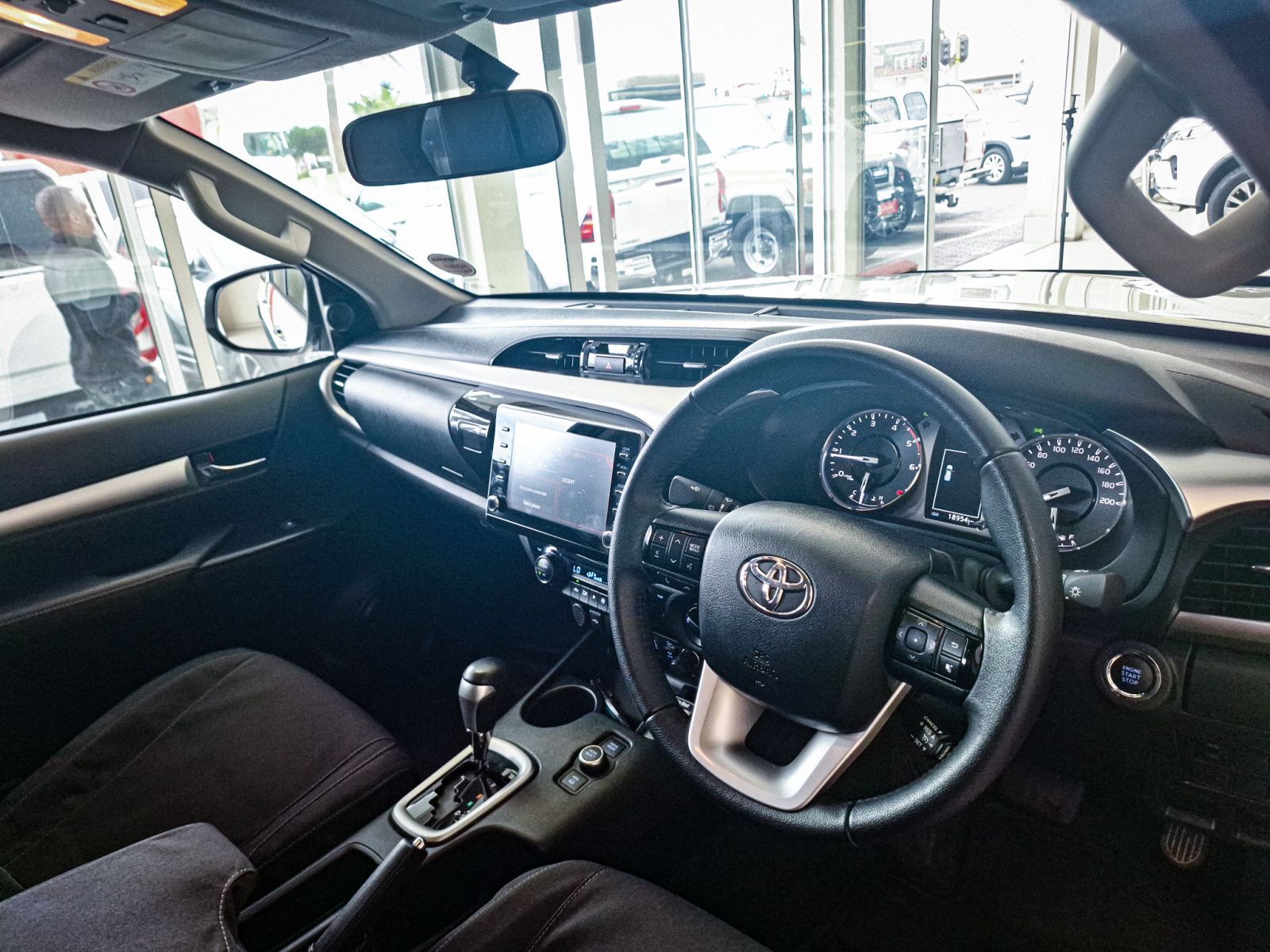 2024 Toyota Hilux photo 6