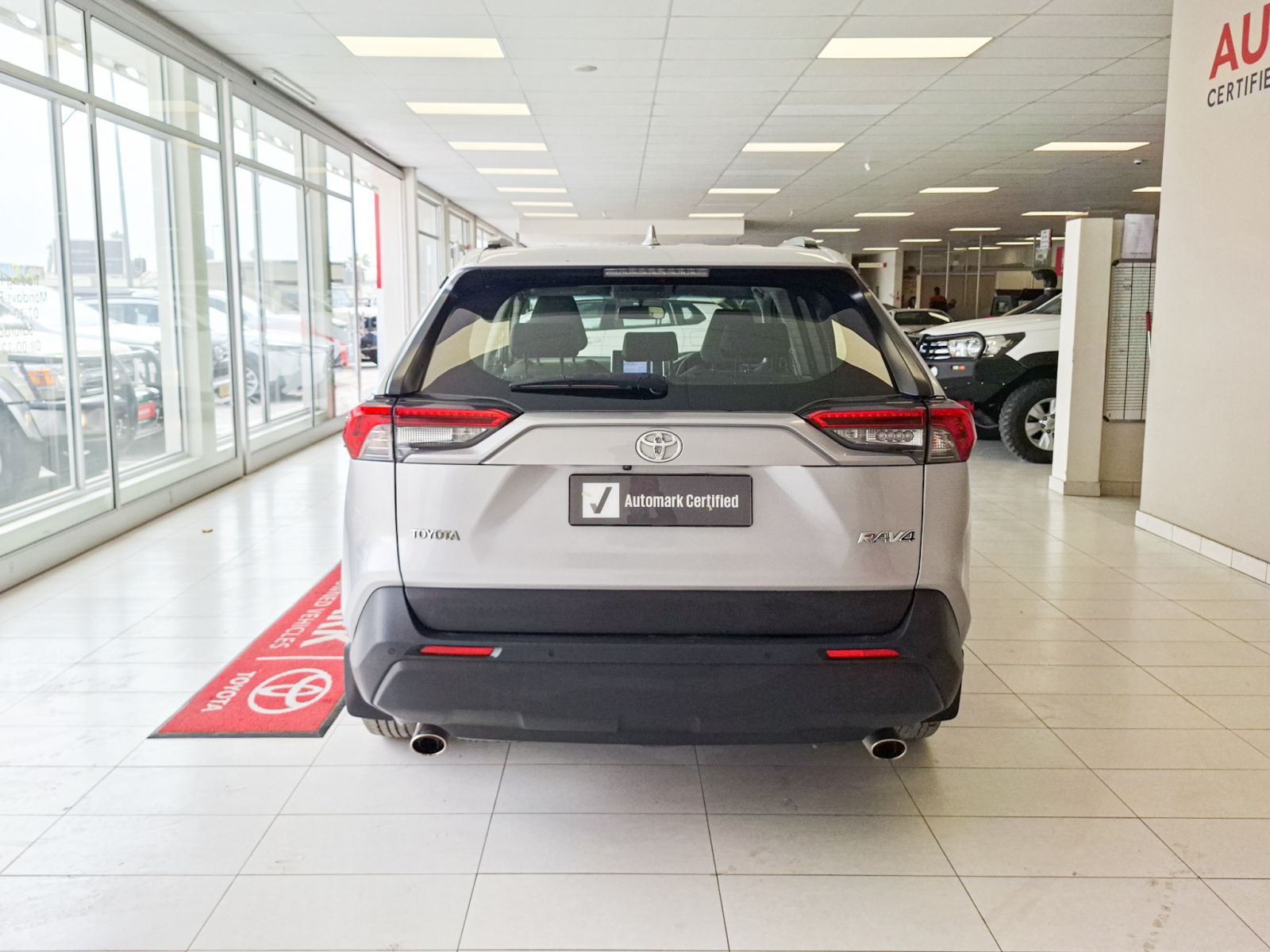 2019 Toyota Rav4 photo 3