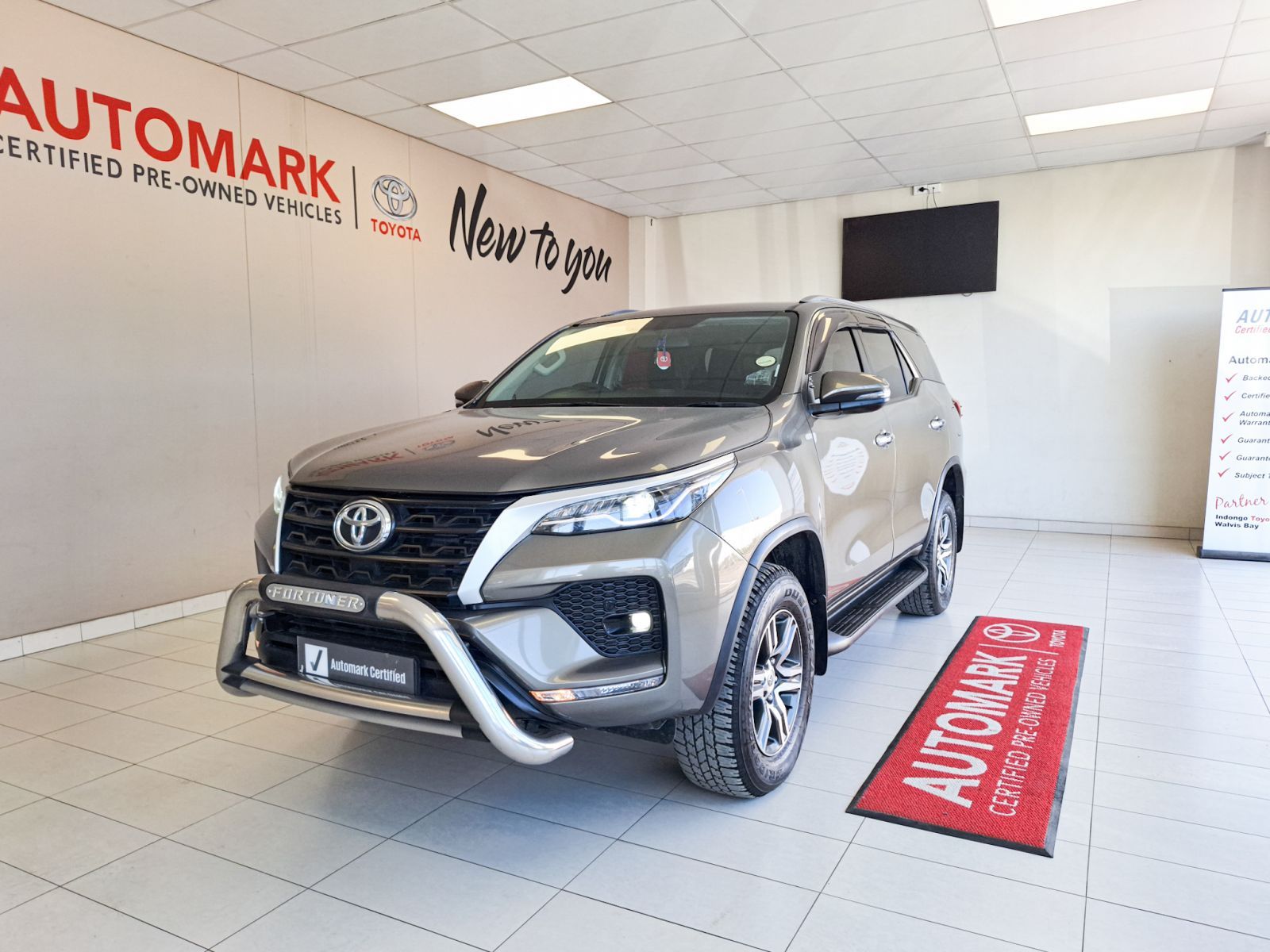 2021 Toyota Fortuner photo 1