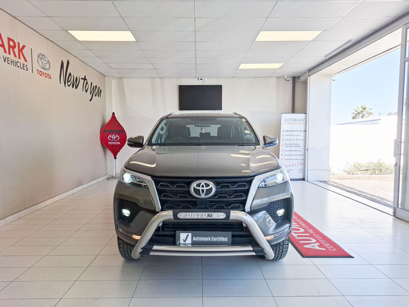 2021 Toyota Fortuner photo 2