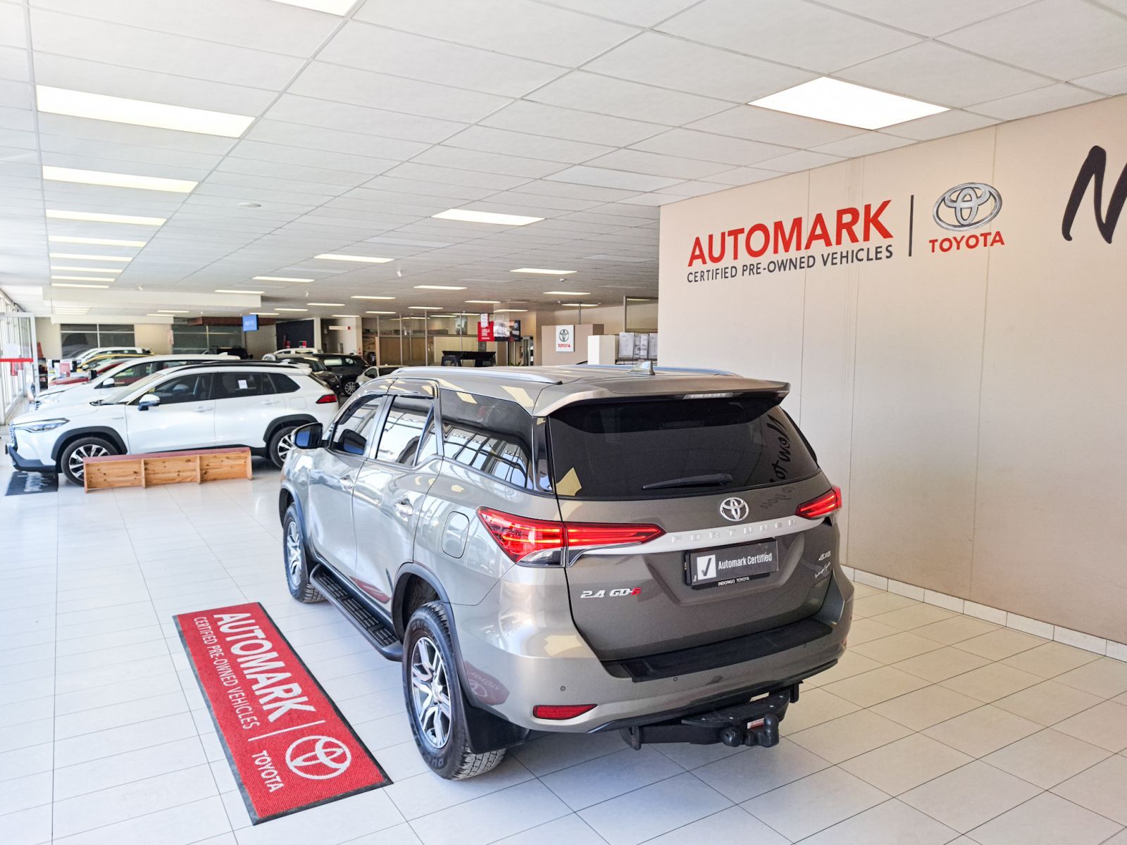 2021 Toyota Fortuner photo 4