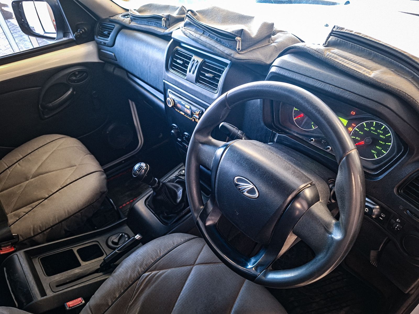 2023 Mahindra S6 photo 5