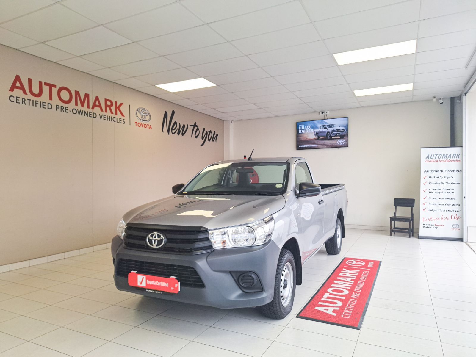 2024 Toyota Hilux photo 1