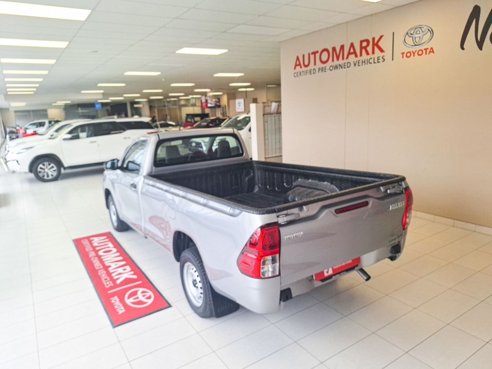2024 Toyota Hilux photo 4