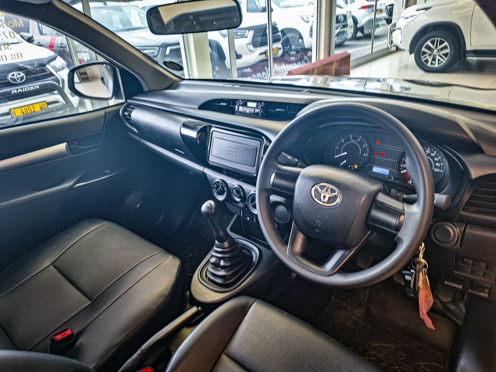 2024 Toyota Hilux photo 6