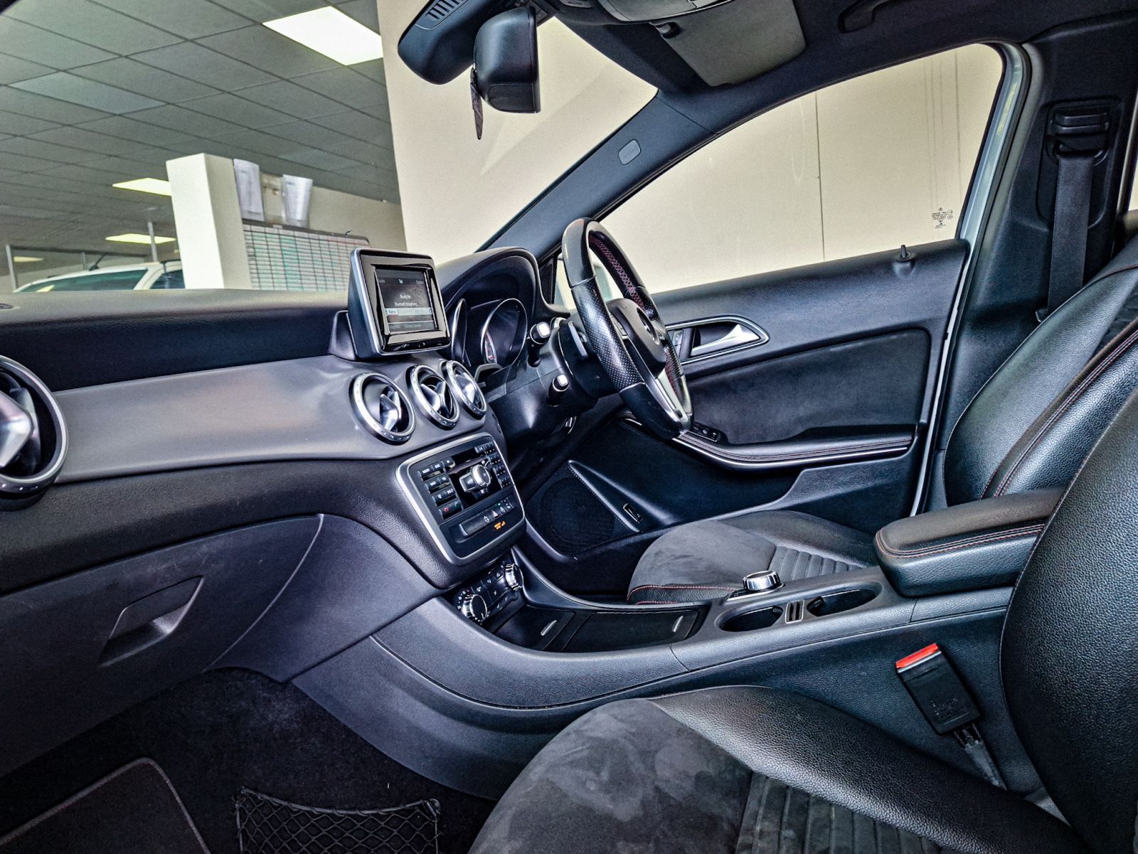 2015 Mercedes-Benz GLA Class photo 6