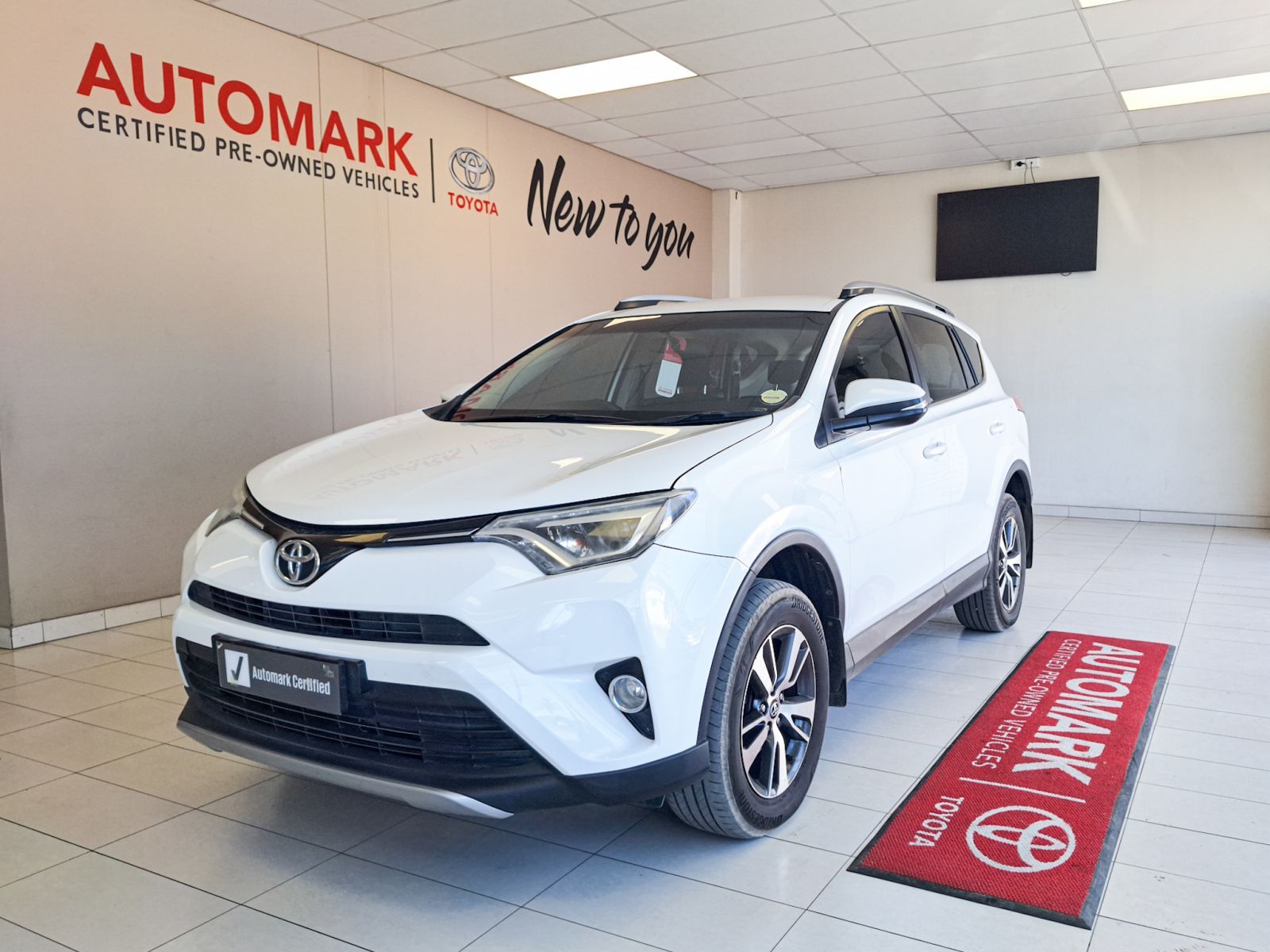 2017 Toyota Rav4 photo 1