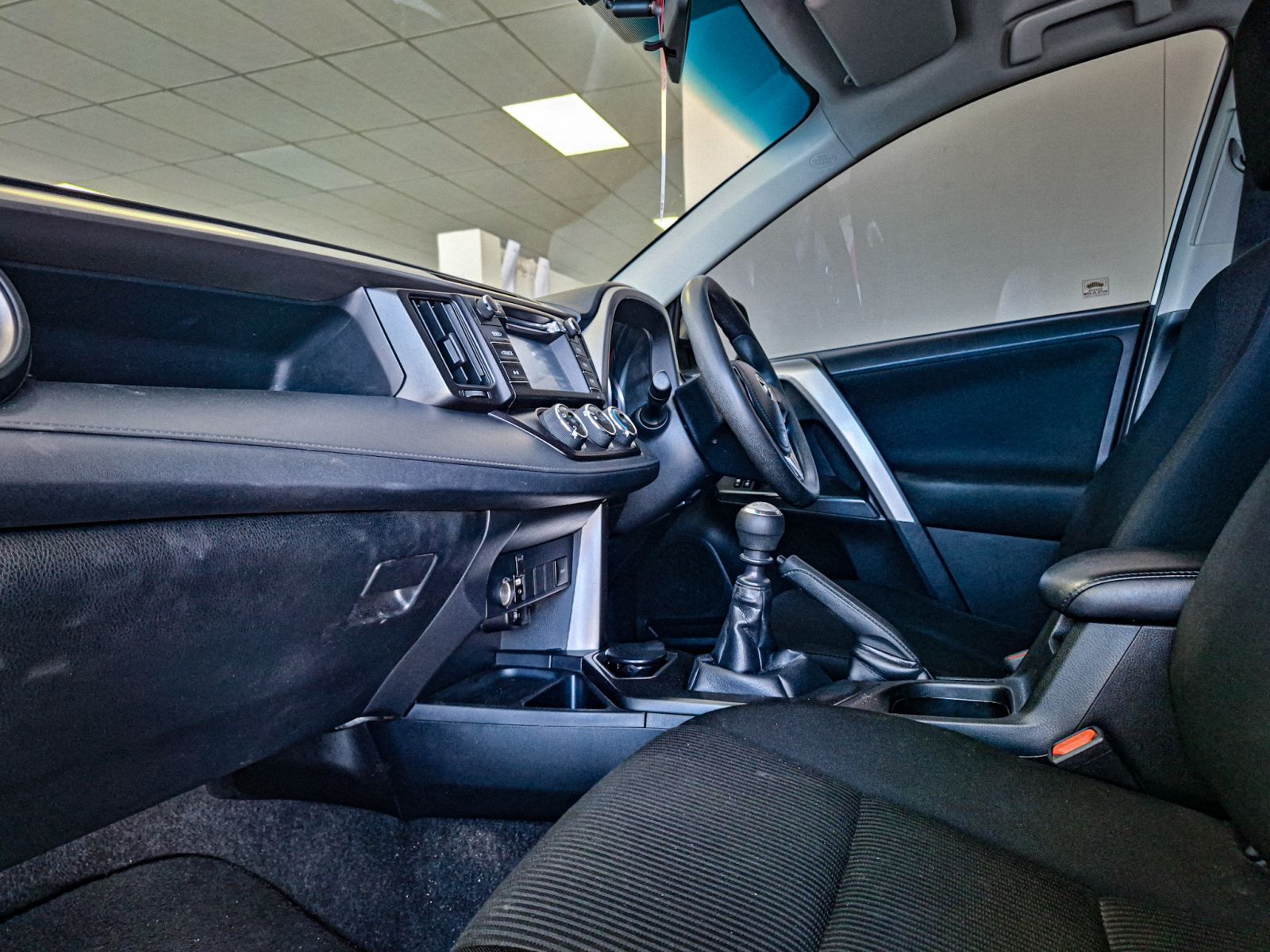 2017 Toyota Rav4 photo 6