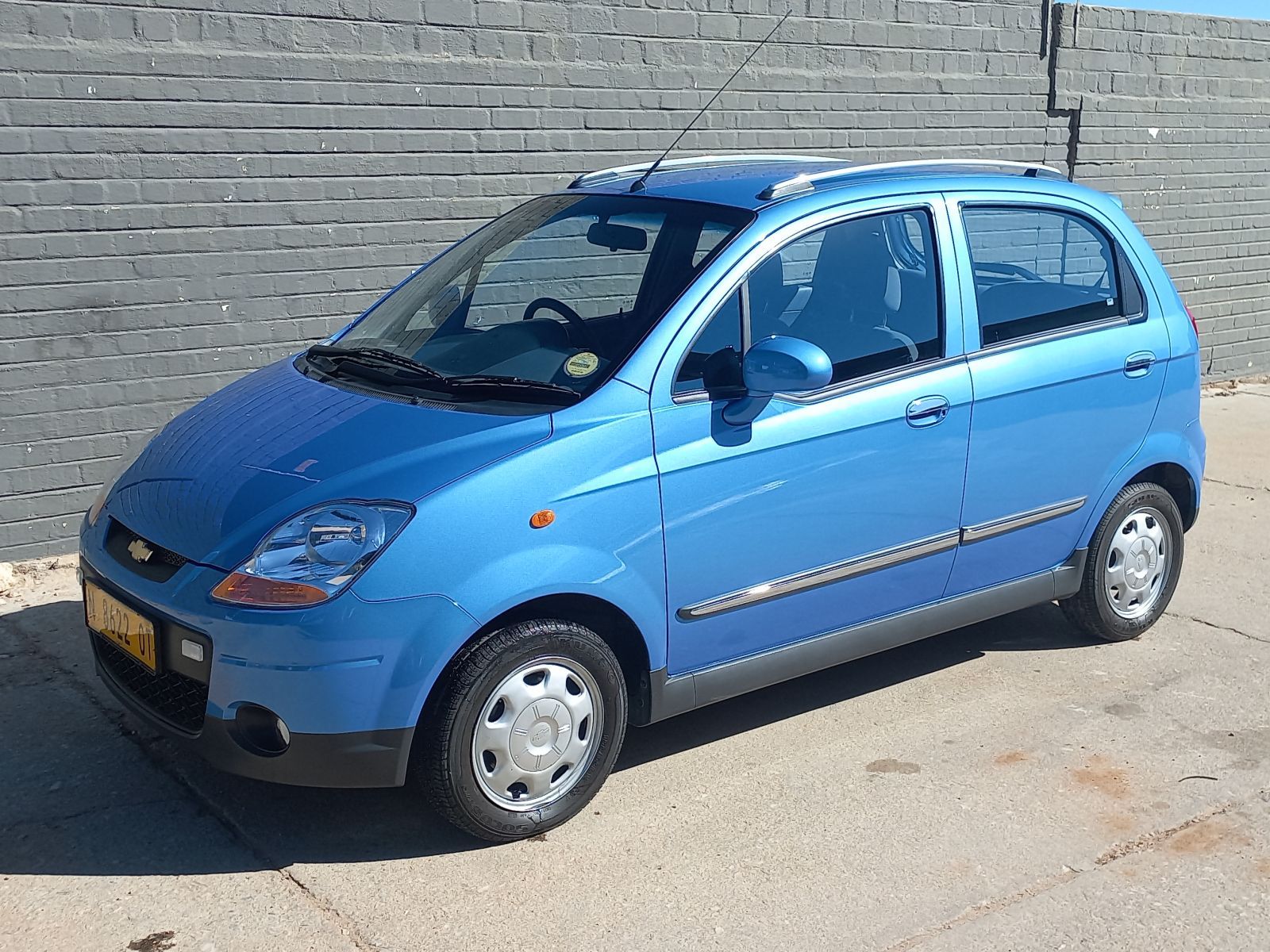 2013 Chevrolet Spark Lite photo 2