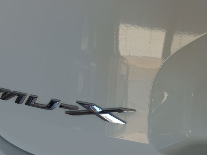 2022 Isuzu MU-X photo 10