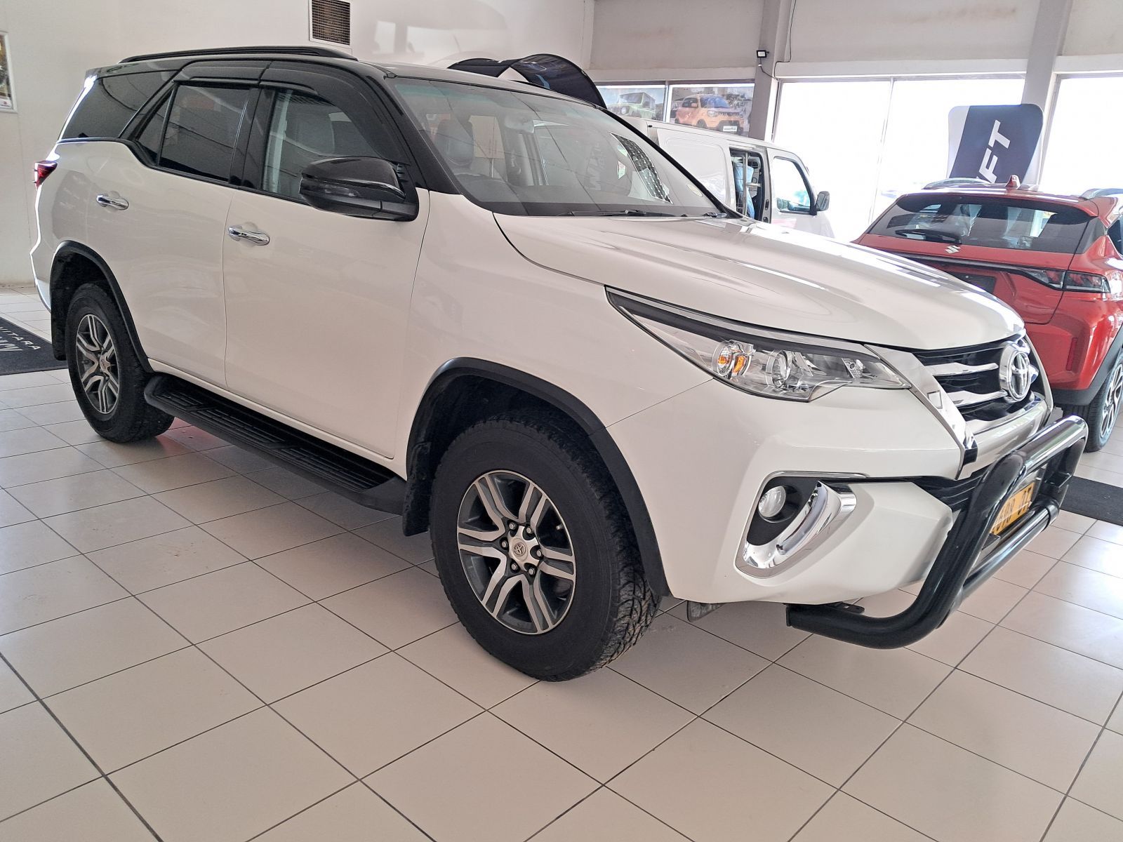 2020 Toyota Fortuner photo 1