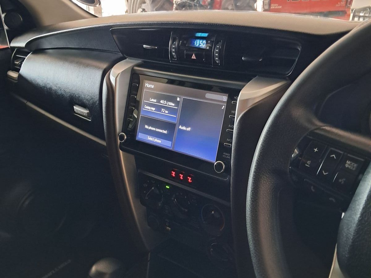 2020 Toyota Fortuner photo 8