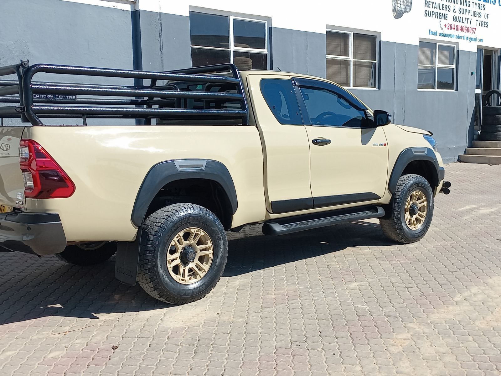2022 Toyota Hilux photo 5