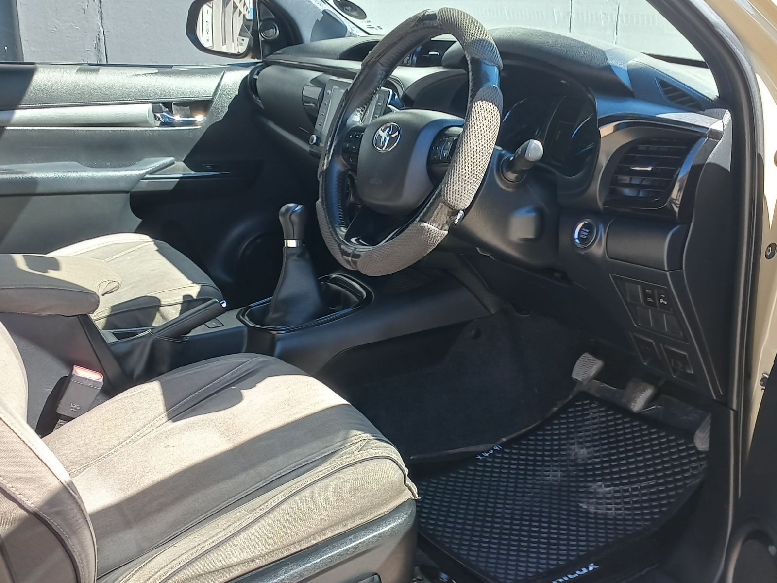 2022 Toyota Hilux photo 8