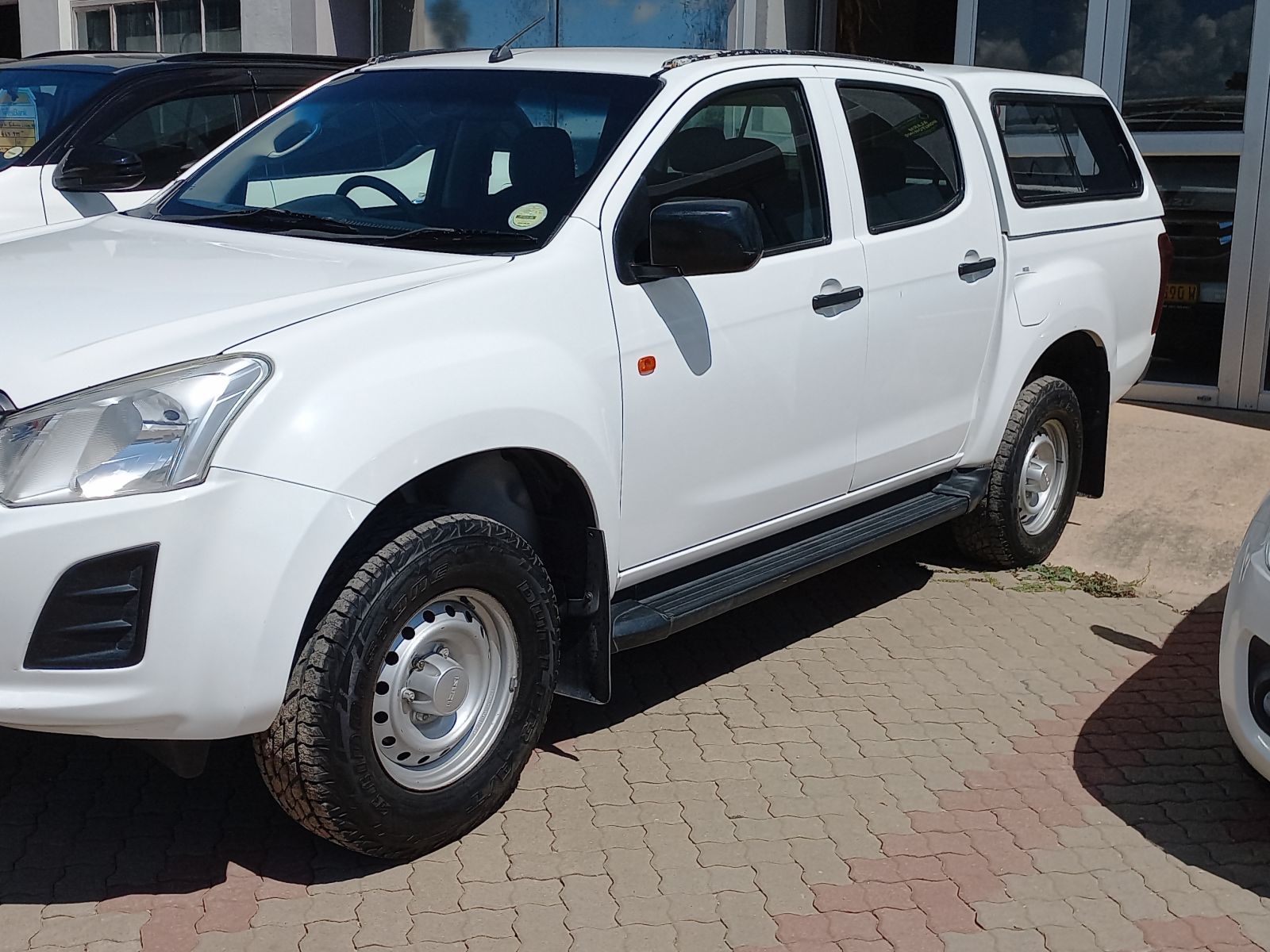 2019 Isuzu D-MAX photo 2