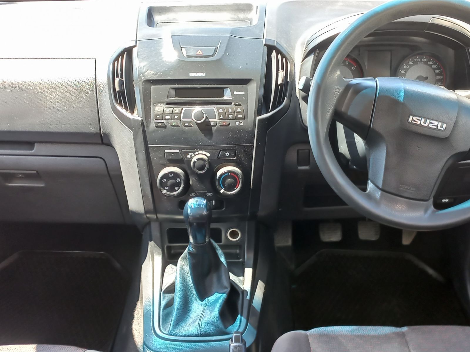 2019 Isuzu D-MAX photo 7