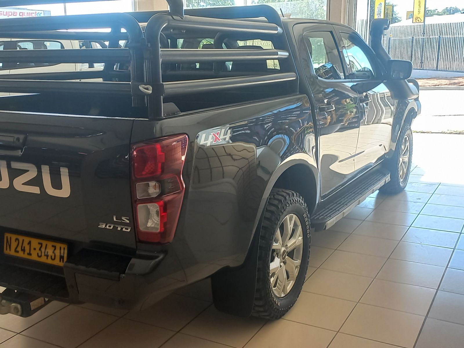 2024 Isuzu D-MAX photo 5