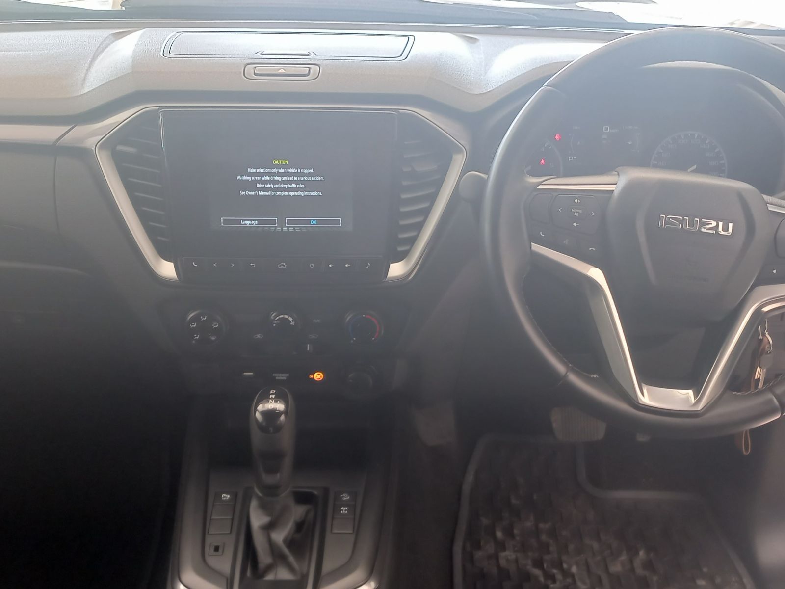 2024 Isuzu D-MAX photo 8