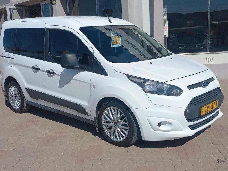 2015 Ford Tourneo photo 1