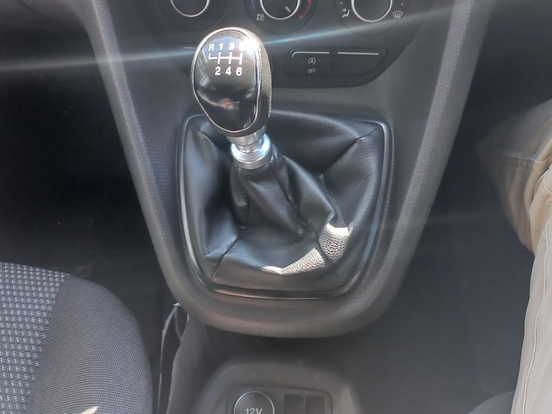 2015 Ford Tourneo photo 10