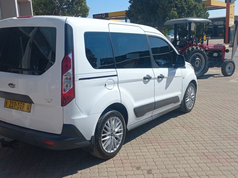 2015 Ford Tourneo photo 5
