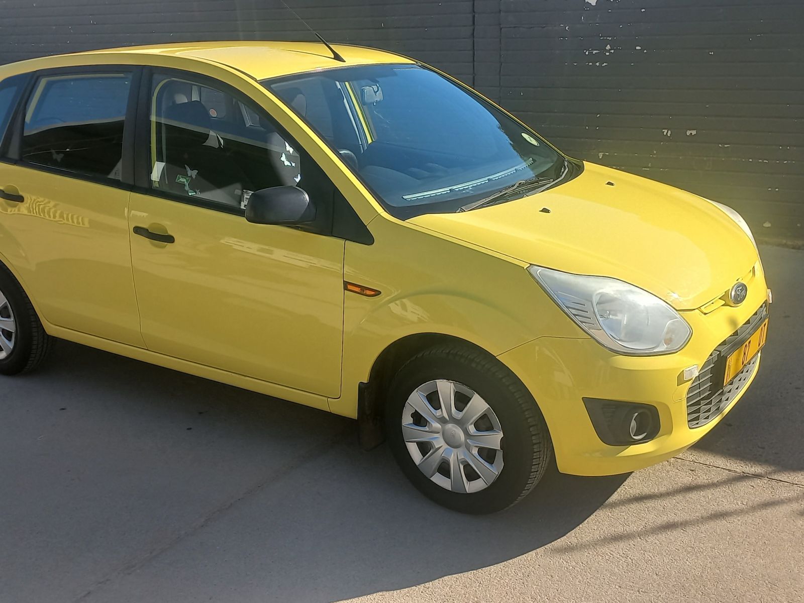 2013 Ford Figo photo 1