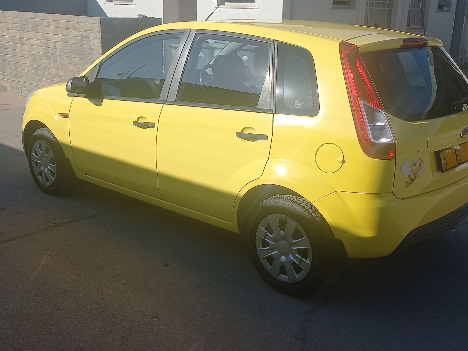2013 Ford Figo photo 3