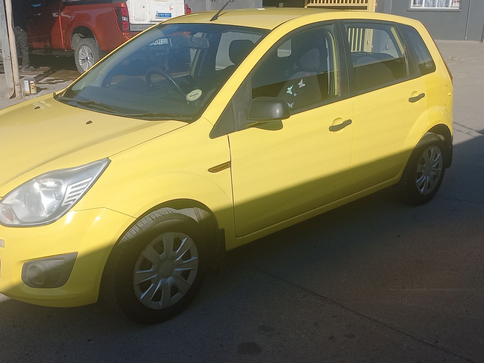2013 Ford Figo photo 4