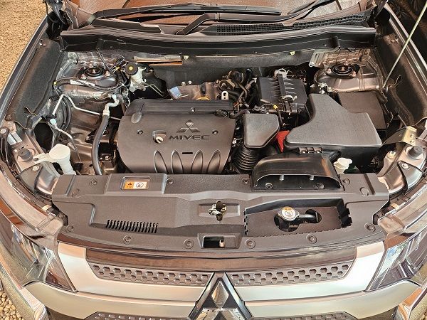 2021 Mitsubishi Outlander photo 14