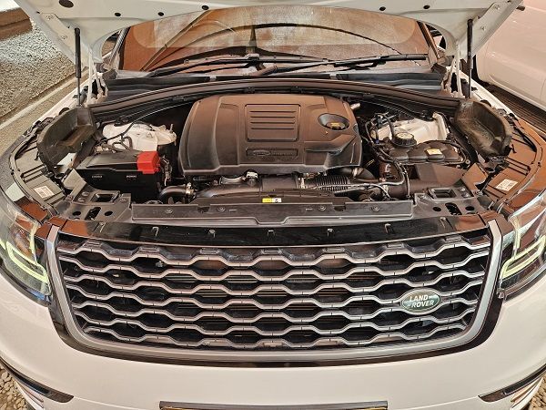 2018 Land Rover Range Rover photo 14