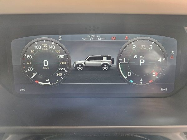 2020 Land Rover Defender photo 12