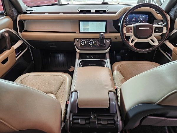 2020 Land Rover Defender photo 5