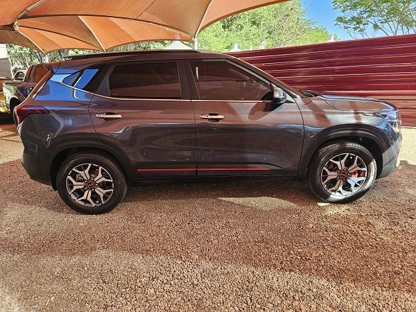 2023 Kia Seltos photo 3